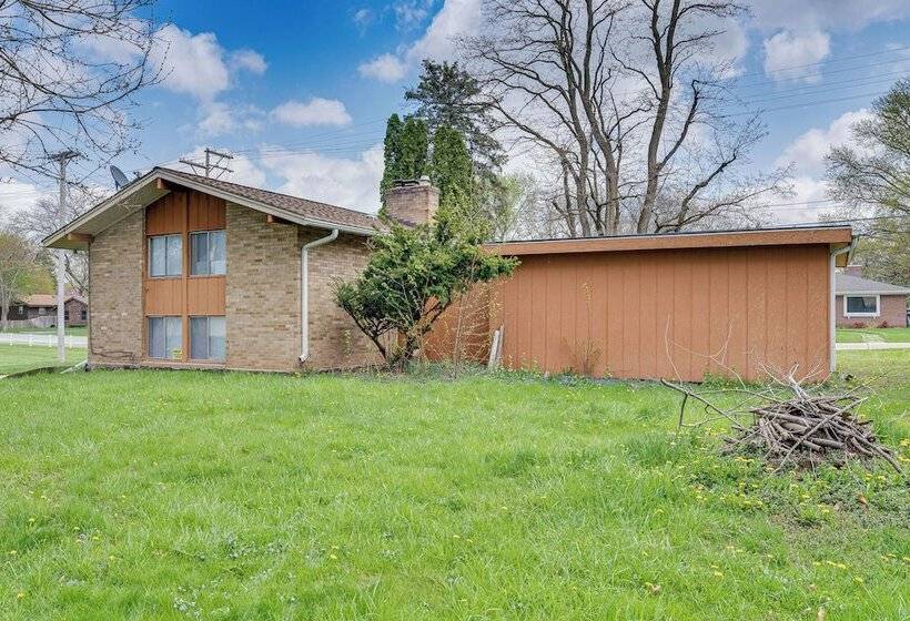 Pet Friendly Rockford Home Near Skiing & Hiking!