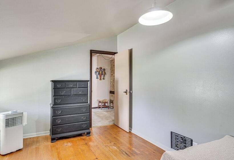 Pet Friendly Rockford Home Near Skiing & Hiking!