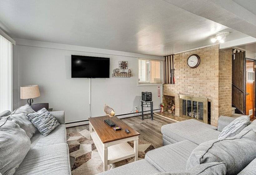 Pet Friendly Rockford Home Near Skiing & Hiking!