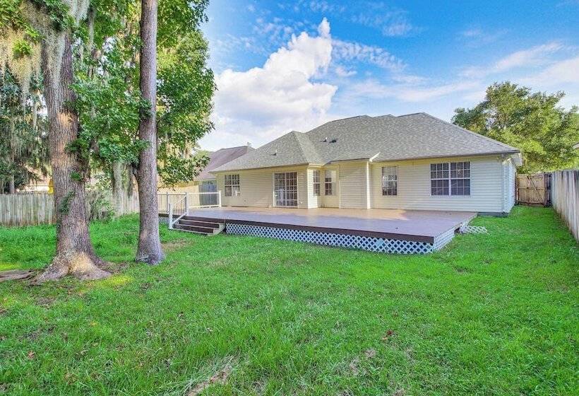 Pet Friendly Savannah Home W/ Cozy Fireplace!