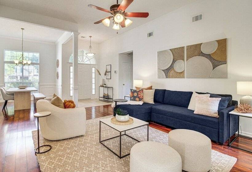Pet Friendly Savannah Home W/ Cozy Fireplace!