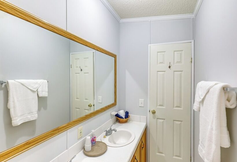 Pet Friendly Sparta Retreat: Boat Dock & Fire Pit!