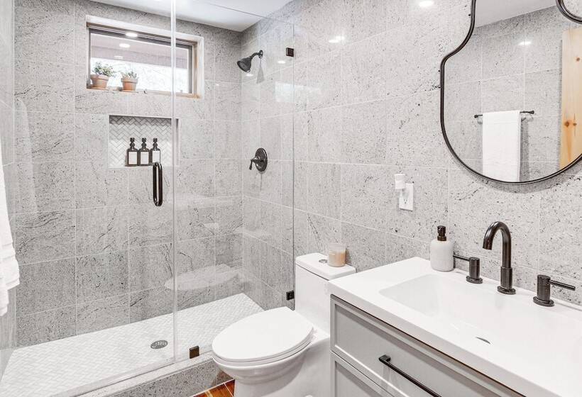 Deck & Pool Access: Pine Mountain Club Cabin!