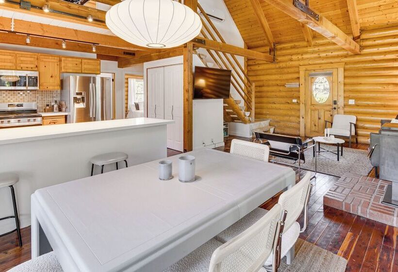 Deck & Pool Access: Pine Mountain Club Cabin!