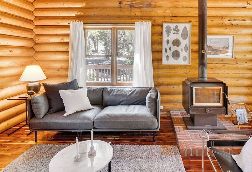 Deck & Pool Access: Pine Mountain Club Cabin!