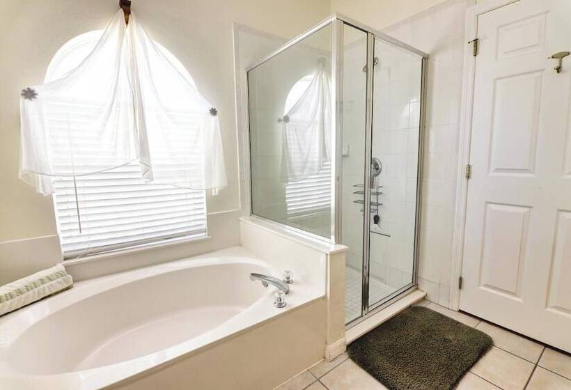 Pool Pleasure At Highlands Reserve