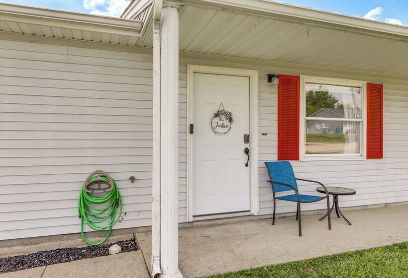 Quiet Dry Ridge Home W/ Yard   Near Ark Encounter!