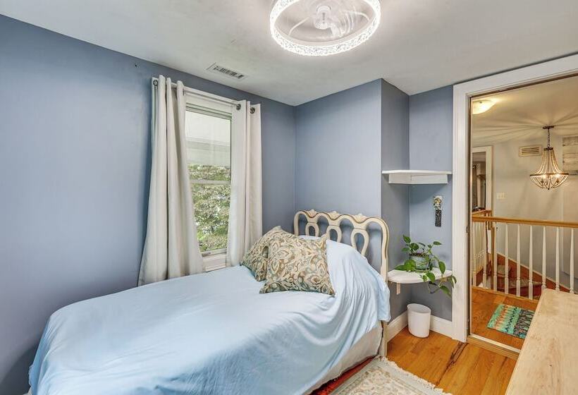 Quintessential New England Home W/ Patio & Grill!