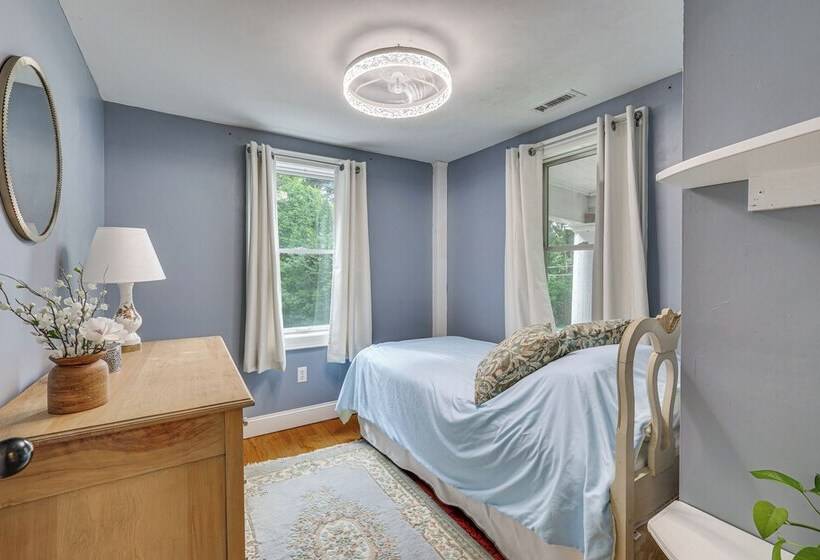 Quintessential New England Home W/ Patio & Grill!