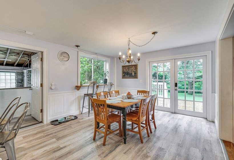 Quintessential New England Home W/ Patio & Grill!