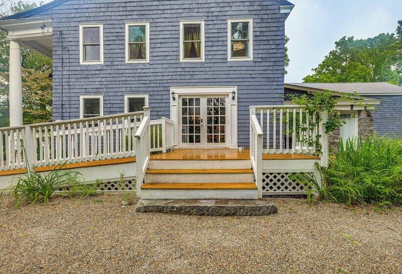 Quintessential New England Home W/ Patio & Grill!