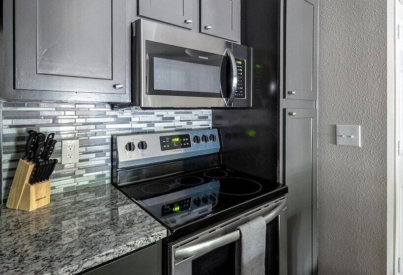 Riverpark Apartments By Barsala