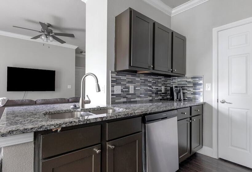 Riverpark Apartments By Barsala