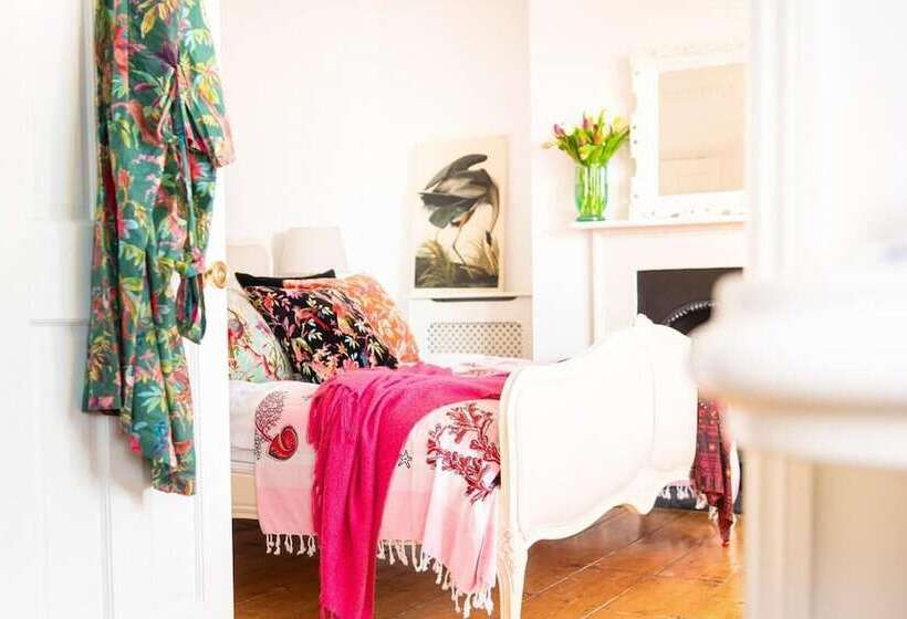 إقامة Beautiful 5 Bedroom Regency House / Pets Welcome