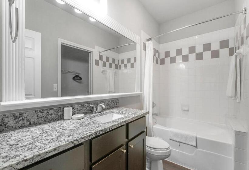 Riverpark Apartments By Barsala