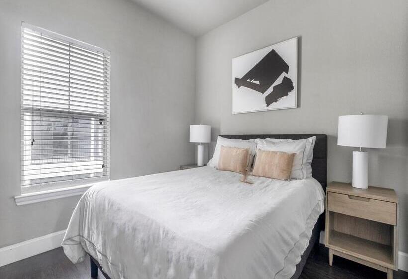 Riverpark Apartments By Barsala