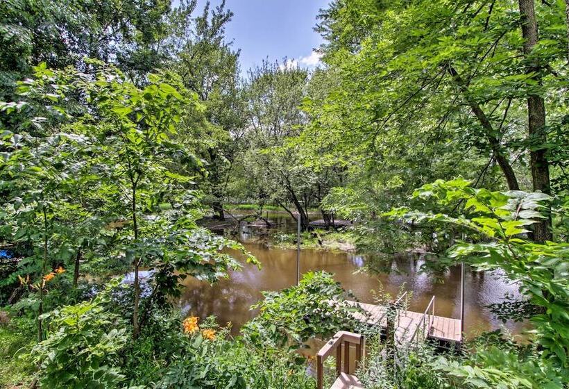 Riversong  Waterfront La Crosse Home W/ Dock