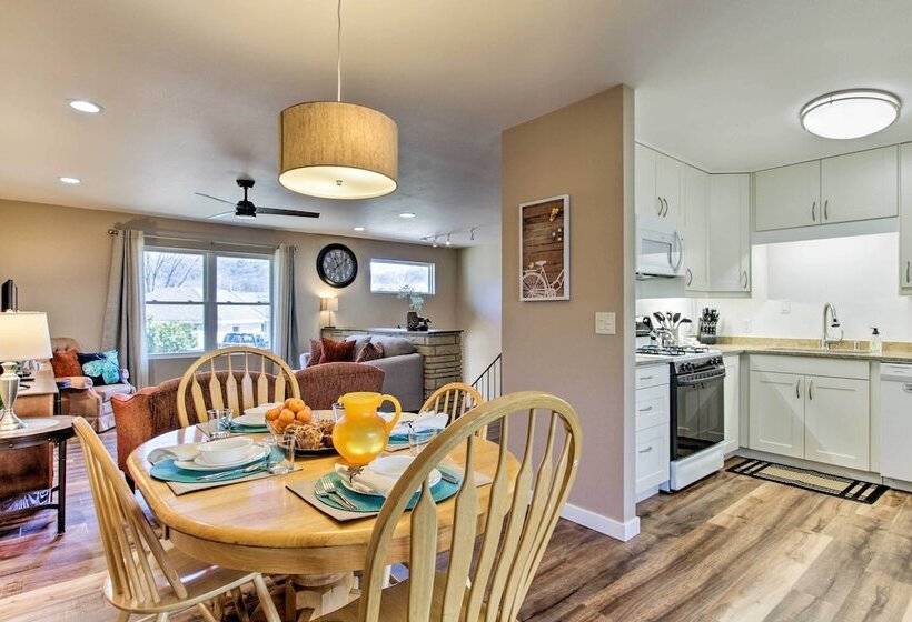 Riversong  Waterfront La Crosse Home W/ Dock