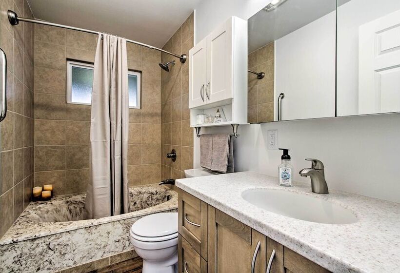 Riversong  Waterfront La Crosse Home W/ Dock