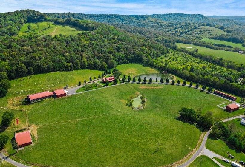 Rustic Retreat In Hickman On 160 Acres W/ Views!