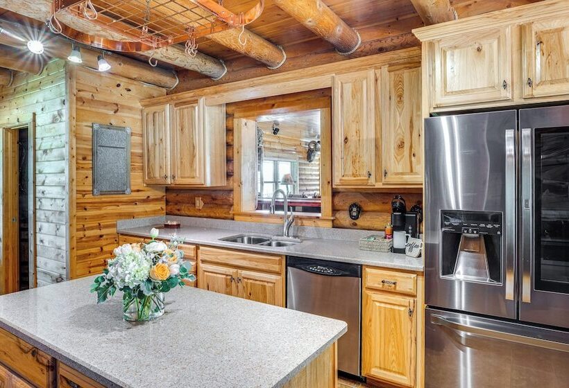 Rustic Retreat In Hickman On 160 Acres W/ Views!