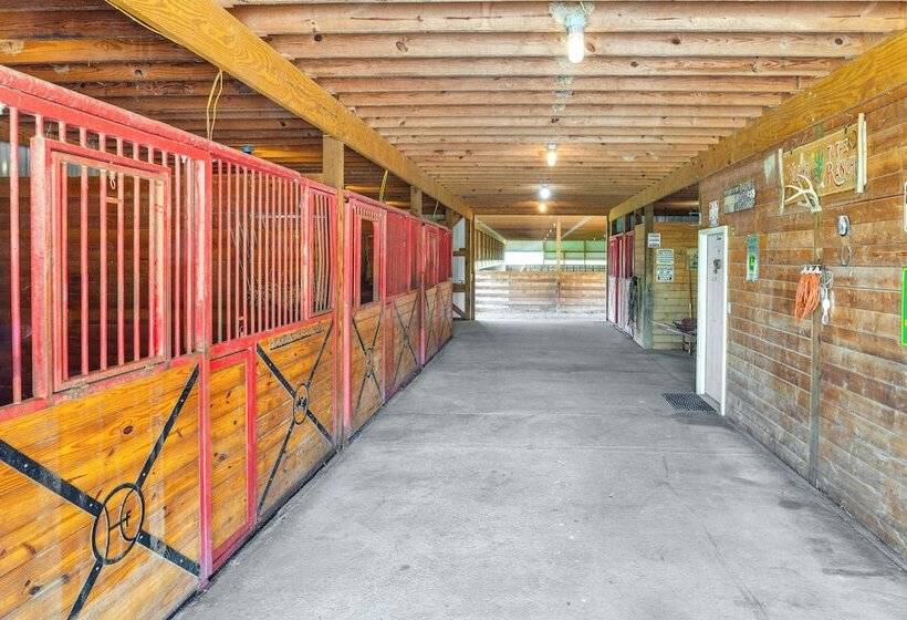 Rustic Retreat In Hickman On 160 Acres W/ Views!