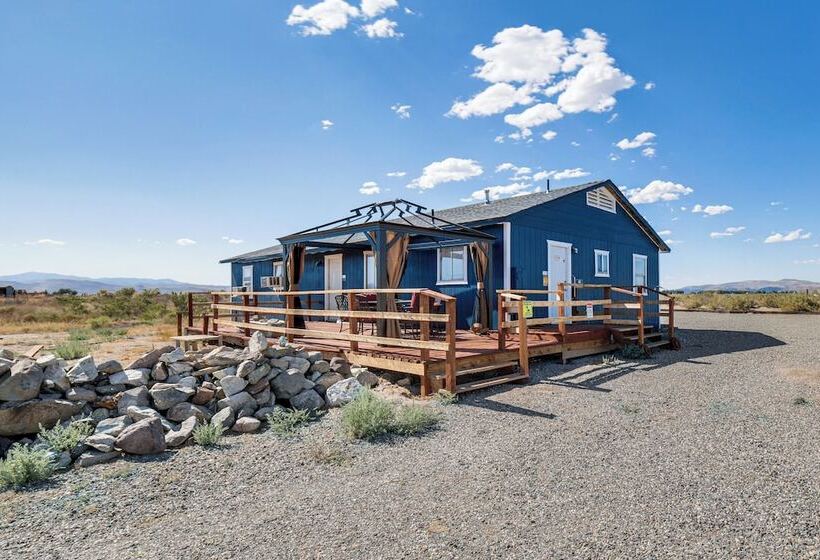 Rustic & Secluded Nevada Home: On Site Dog Park!