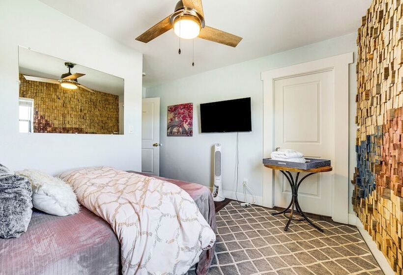 Rustic & Secluded Nevada Home: On Site Dog Park!