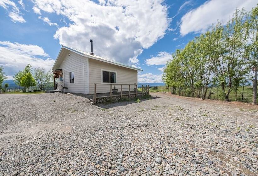 Saddlehorn Ridge Cabin
