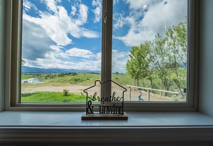 Saddlehorn Ridge Cabin