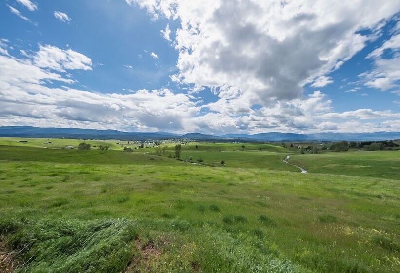 Saddlehorn Ridge Cabin
