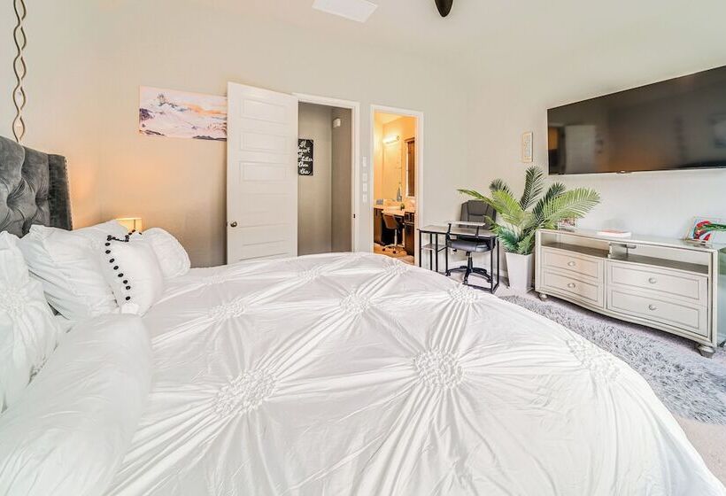 19 Mi To San Antonio River Walk: Home W/ Grill!