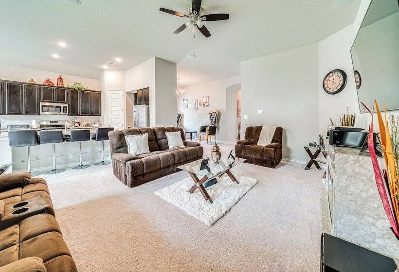 19 Mi To San Antonio River Walk: Home W/ Grill!