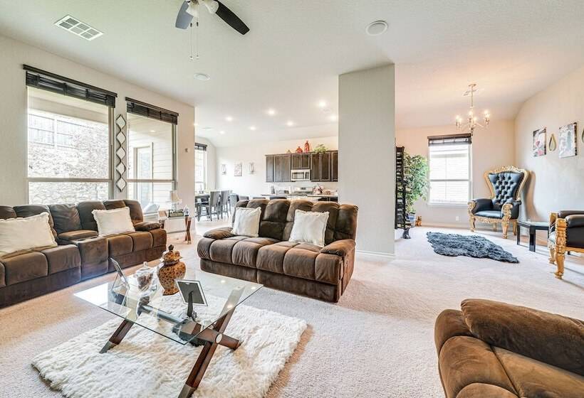 19 Mi To San Antonio River Walk: Home W/ Grill!