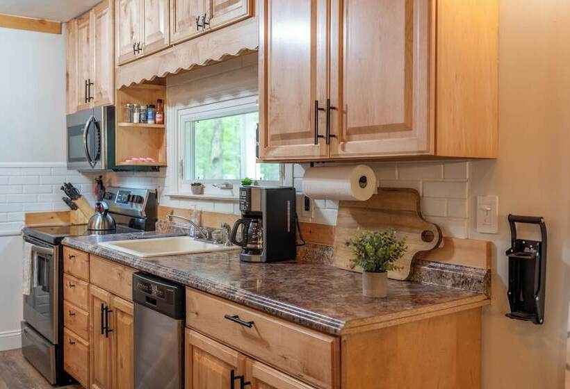 Arcade, Sports Bar, Deck Living, Fire Pit, Near The Lake! Sasa By Avantstay