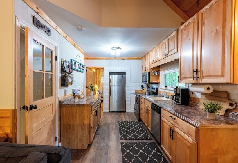 Arcade, Sports Bar, Deck Living, Fire Pit, Near The Lake! Sasa By Avantstay