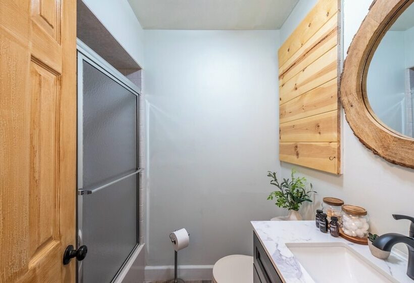 Arcade, Sports Bar, Deck Living, Fire Pit, Near The Lake! Sasa By Avantstay