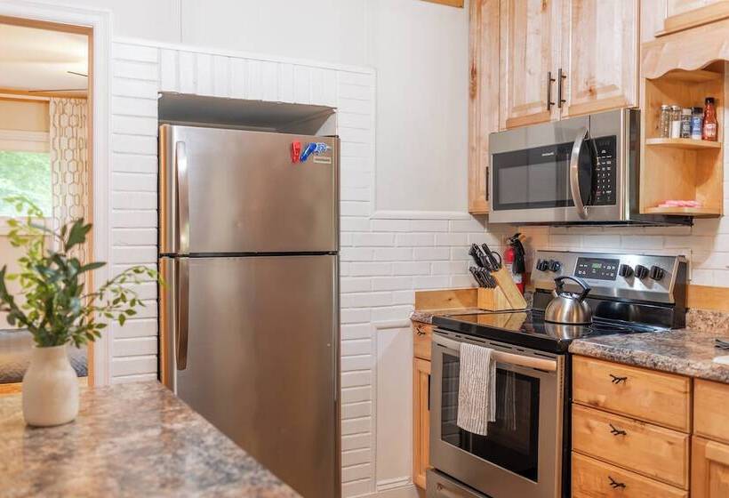 Arcade, Sports Bar, Deck Living, Fire Pit, Near The Lake! Sasa By Avantstay