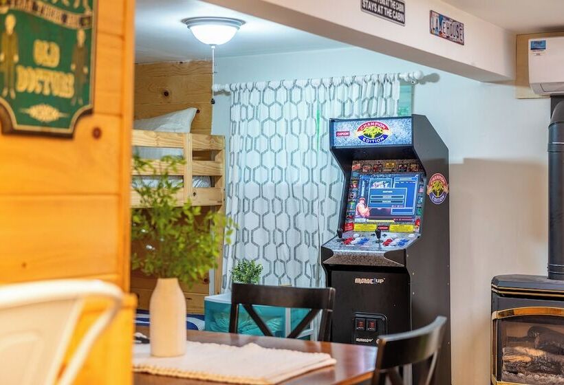 Arcade, Sports Bar, Deck Living, Fire Pit, Near The Lake! Sasa By Avantstay