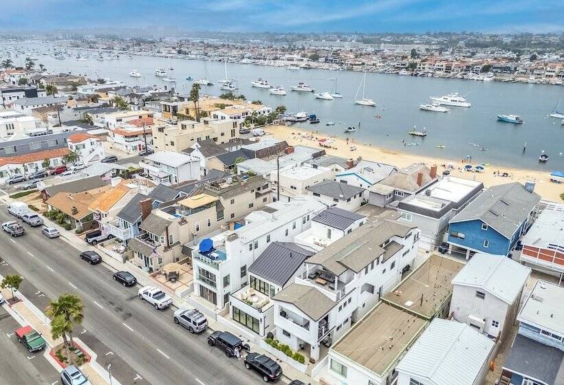 Seaside Style By Avantstay Rooftop + Walk To Beach Chic Design