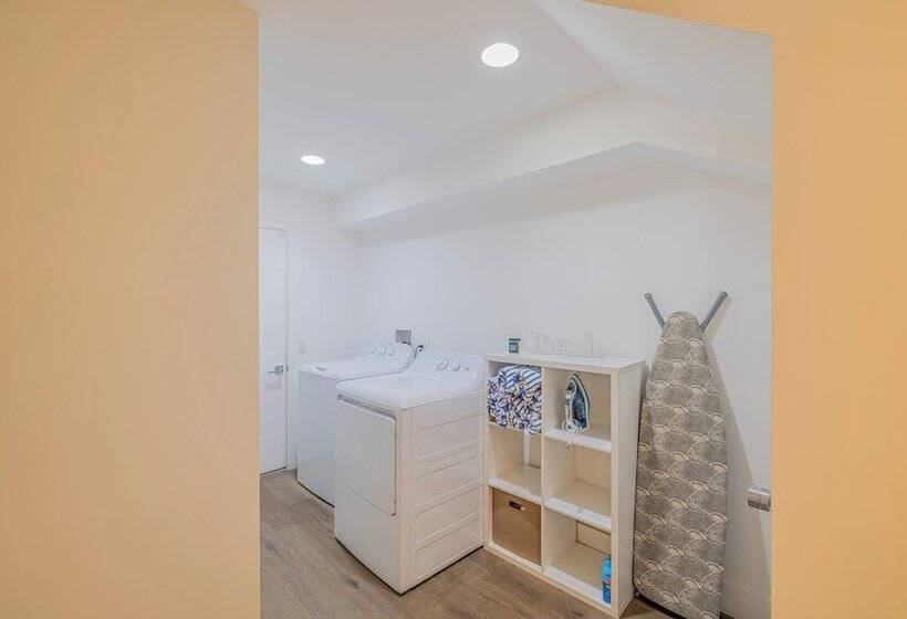 Seaside Style By Avantstay Rooftop + Walk To Beach Chic Design