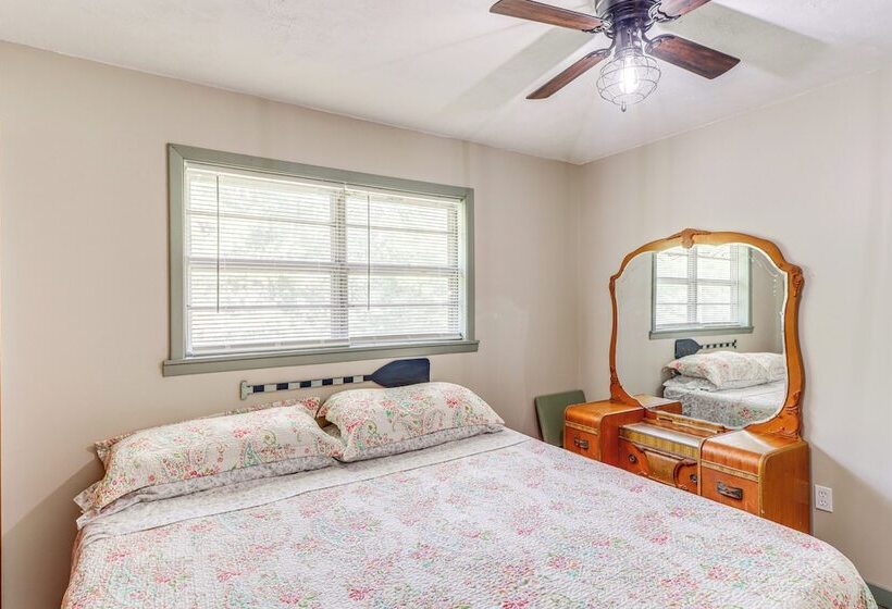 Horses Welcome: Marble Falls Home W/ Grill!