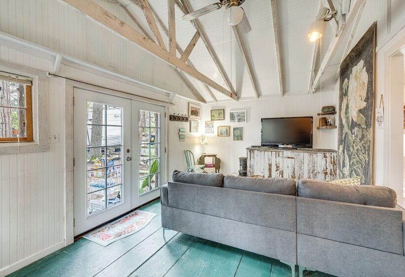 Serene Bass Lake Cabin Near Shopping & Dining!