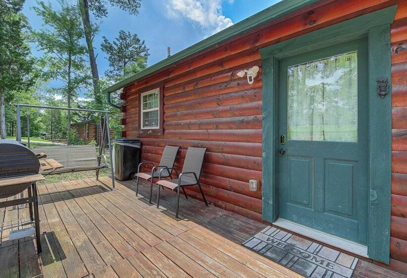 Serene Sevierville Cabin W/ Deck & Mountain Views!