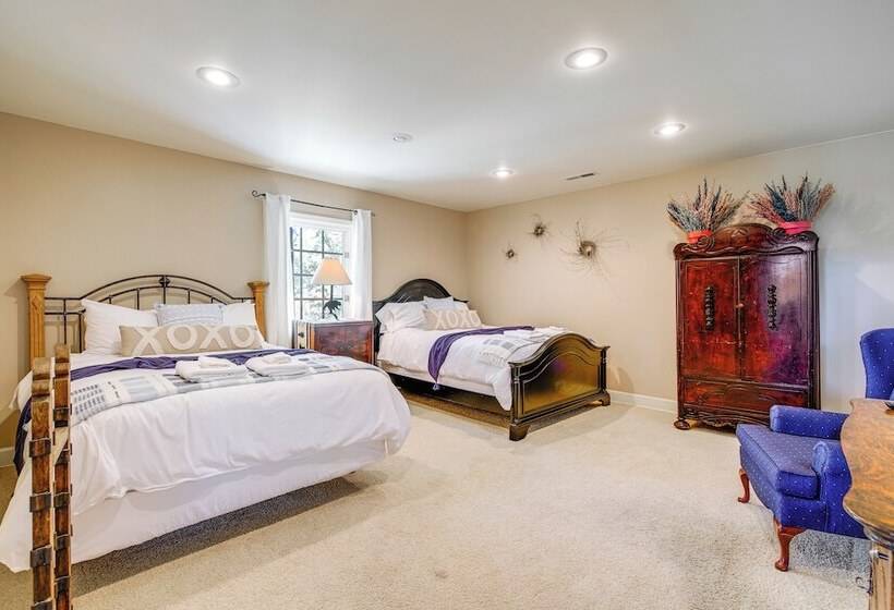 Sevierville Home W/ Mountain & Countryside Views