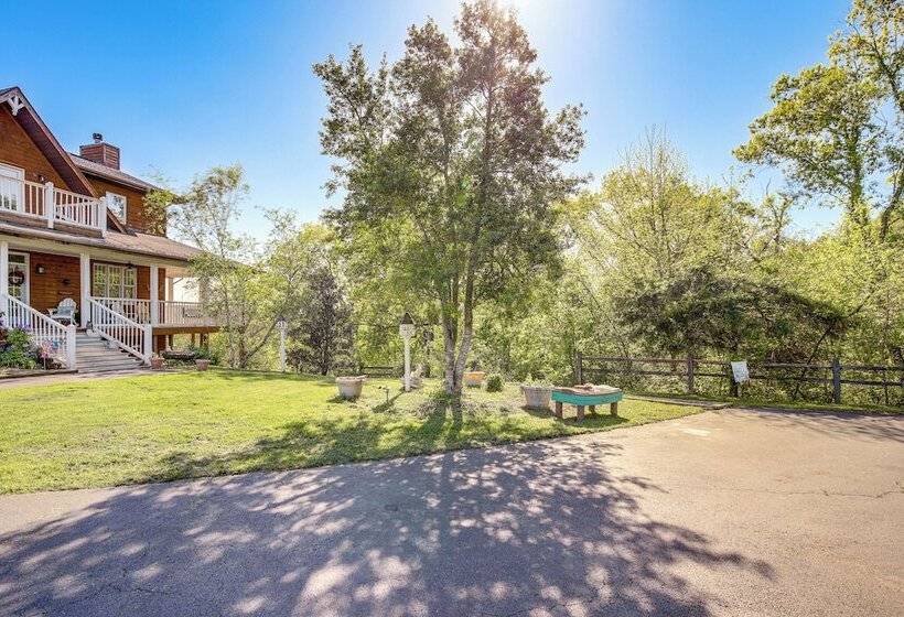 Sevierville Home W/ Mountain & Countryside Views