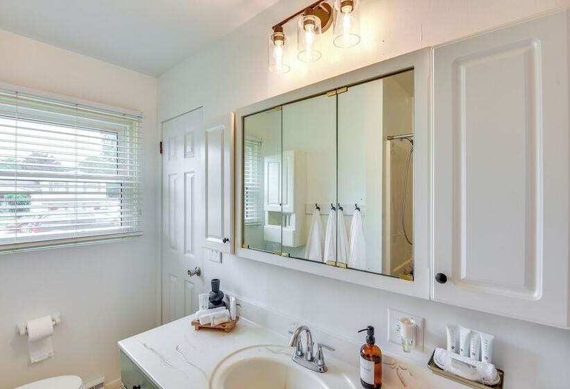 South Bend Home < 2 Mi To Notre Dame Stadium!