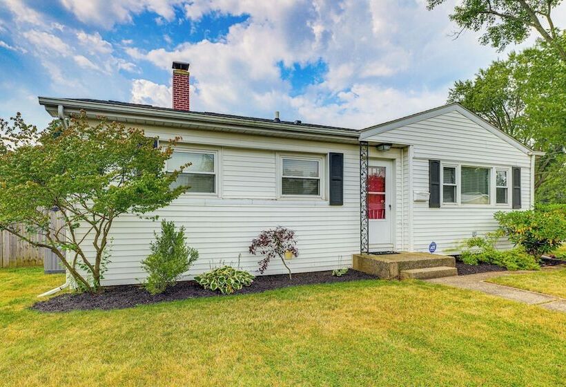 South Bend Home < 2 Mi To Notre Dame Stadium!