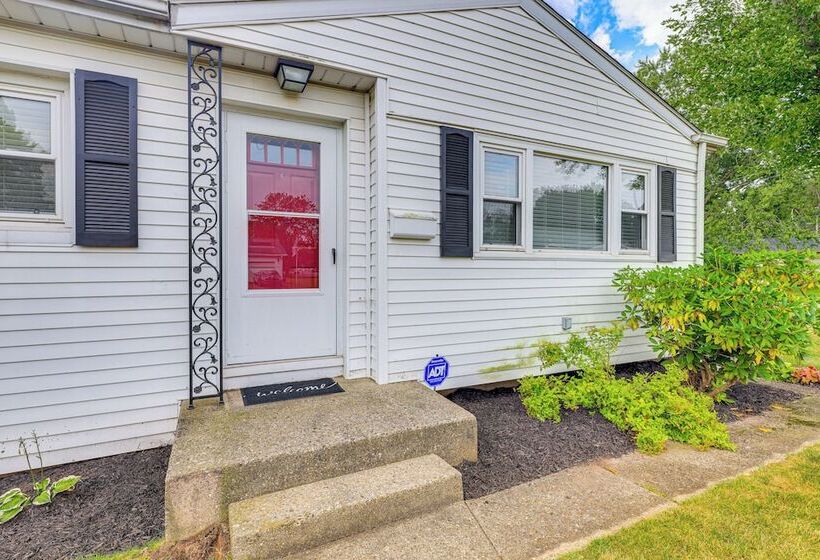 South Bend Home < 2 Mi To Notre Dame Stadium!