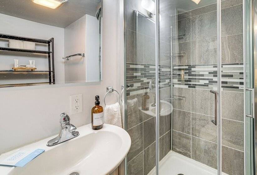 South Bend Home < 2 Mi To Notre Dame Stadium!